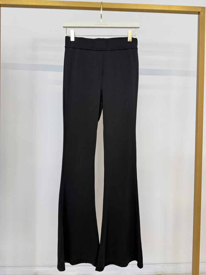 SOFT FLARED PANTS SCHWARZ GR.M/L (B-WARE)
