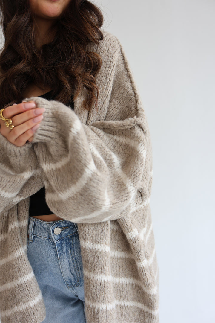 Oversize Strickcardigan Half Stripes