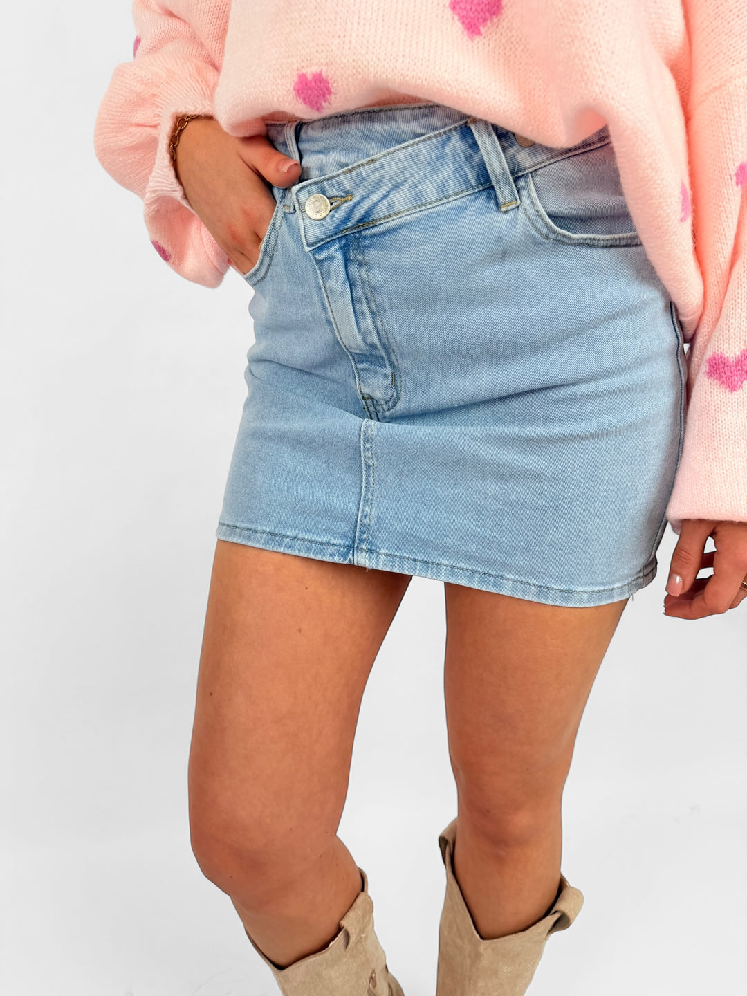 Jeansrock mit asymmetrischem Saum
