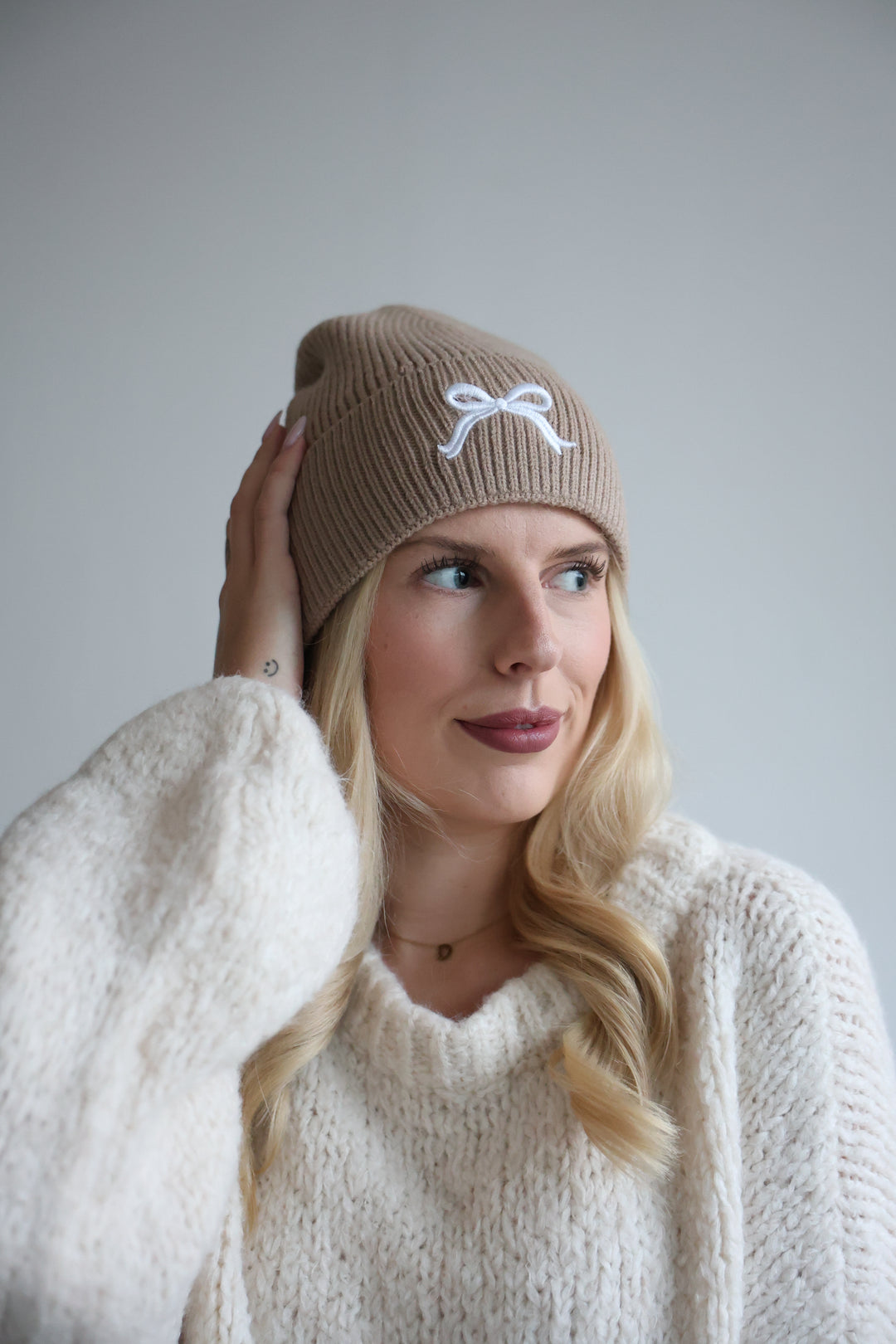 Beanie Lovely Bow