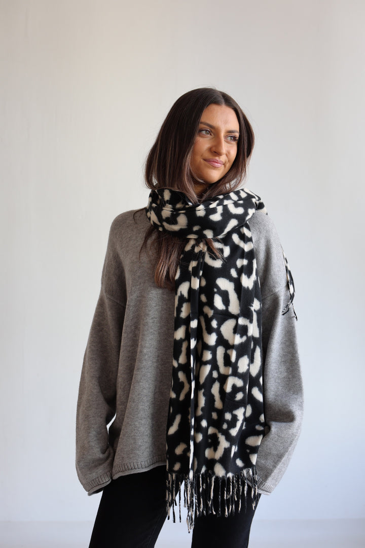 Langer Schal Leo Love