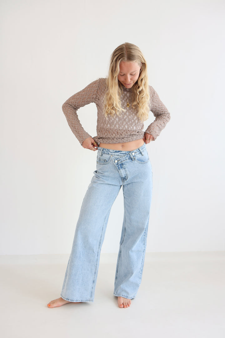 Asymmetric Straight Fit Jeans Nova