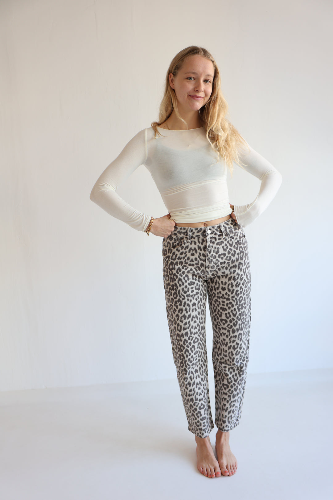 Mom Jeans mit Leoprint
