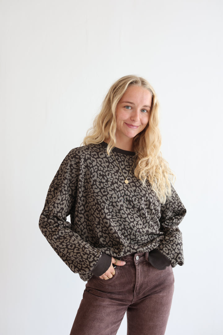 Sweater mit Leoprint
