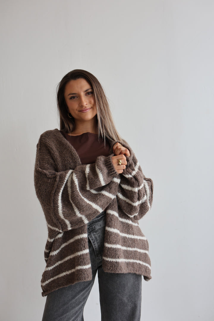 Oversize Strickcardigan Half Stripes