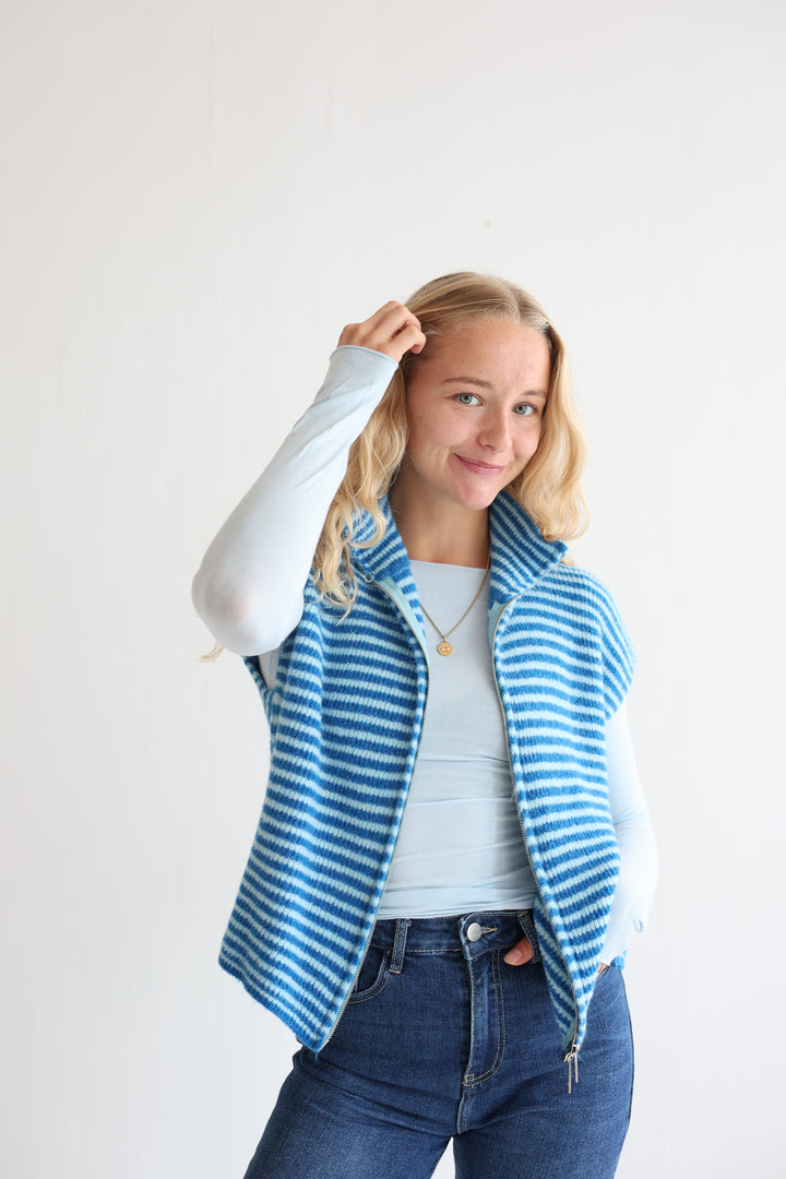 Zip Vest Fine Stripes