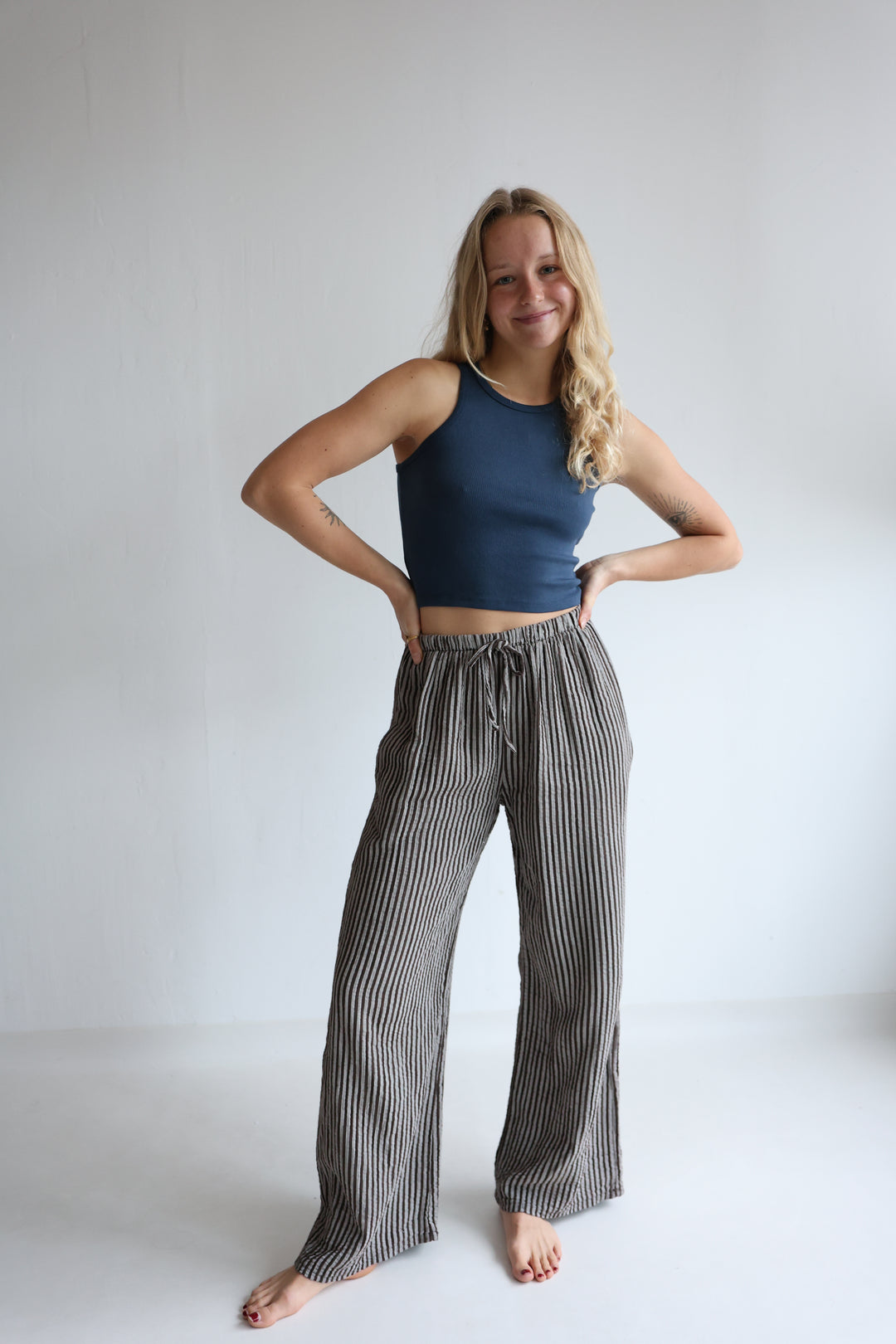 Lange Musselinhose mit Streifen Little Lines