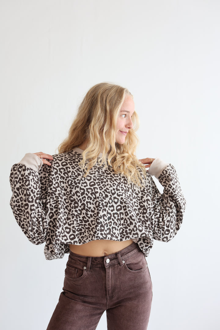 Sweater mit Leoprint