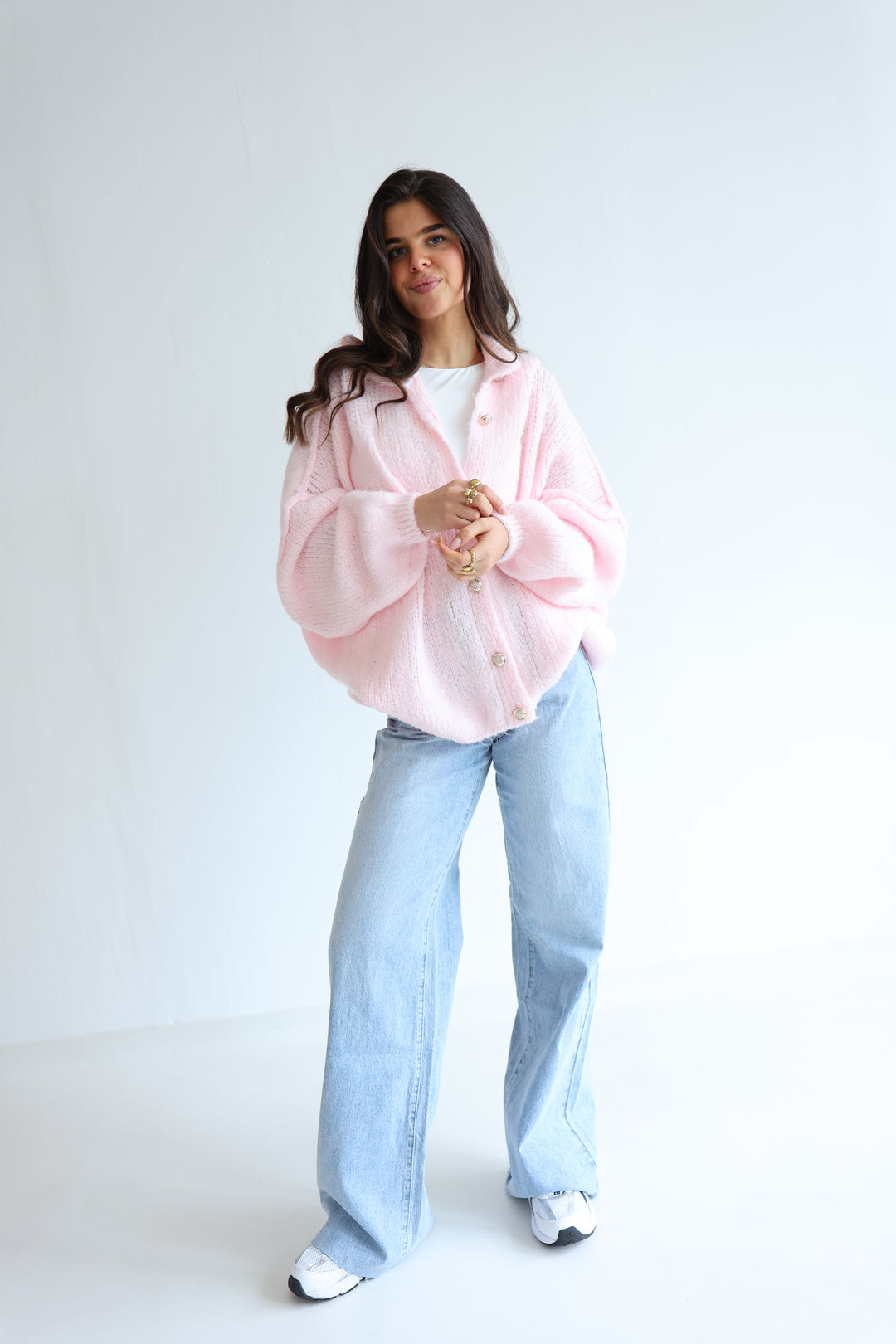 Langer Oversize Cardigan mit goldenen Manschettenknöpfen Claire