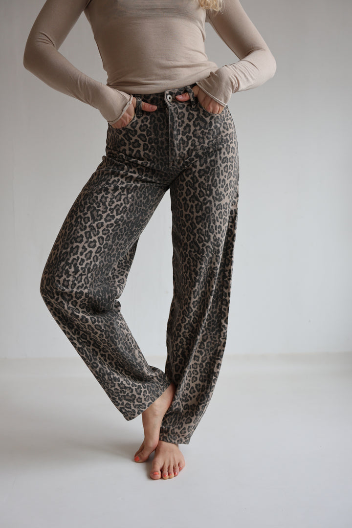 Barrel Jeans Wild Print