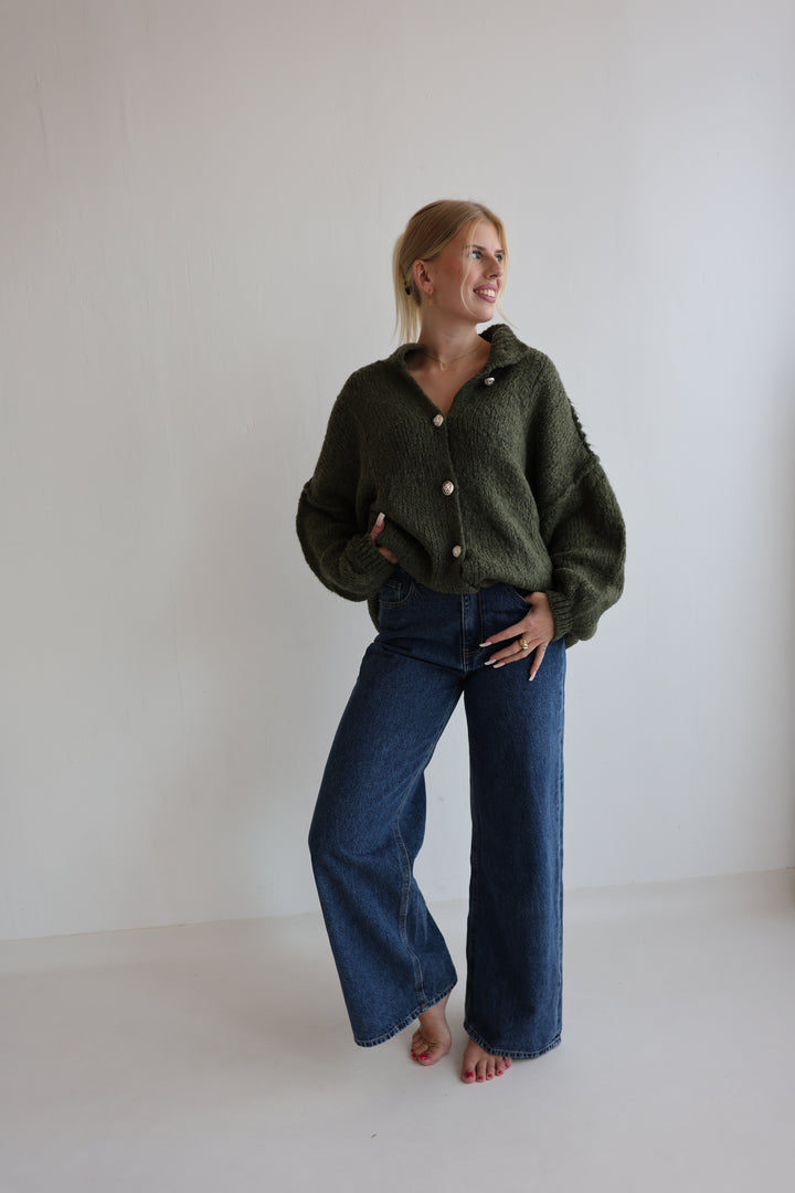 Kurzer Oversize Cardigan mit goldenen Manschettenknöpfen Claire