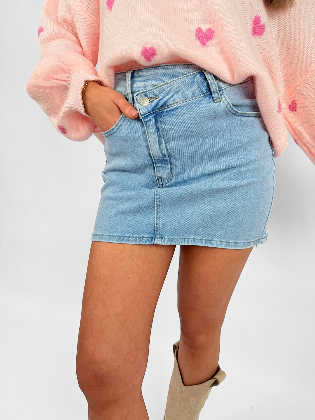 Jeansrock mit asymmetrischem Saum