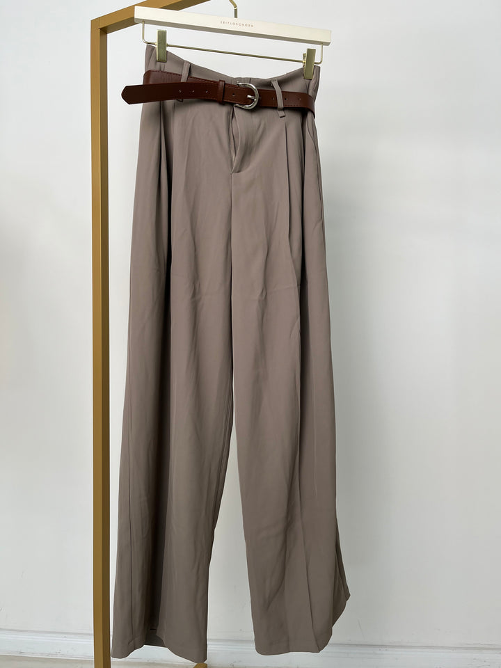 BUNDFALTENHOSE MIT GÜRTEL ANNA STONE GR. S / 36 (B-WARE)