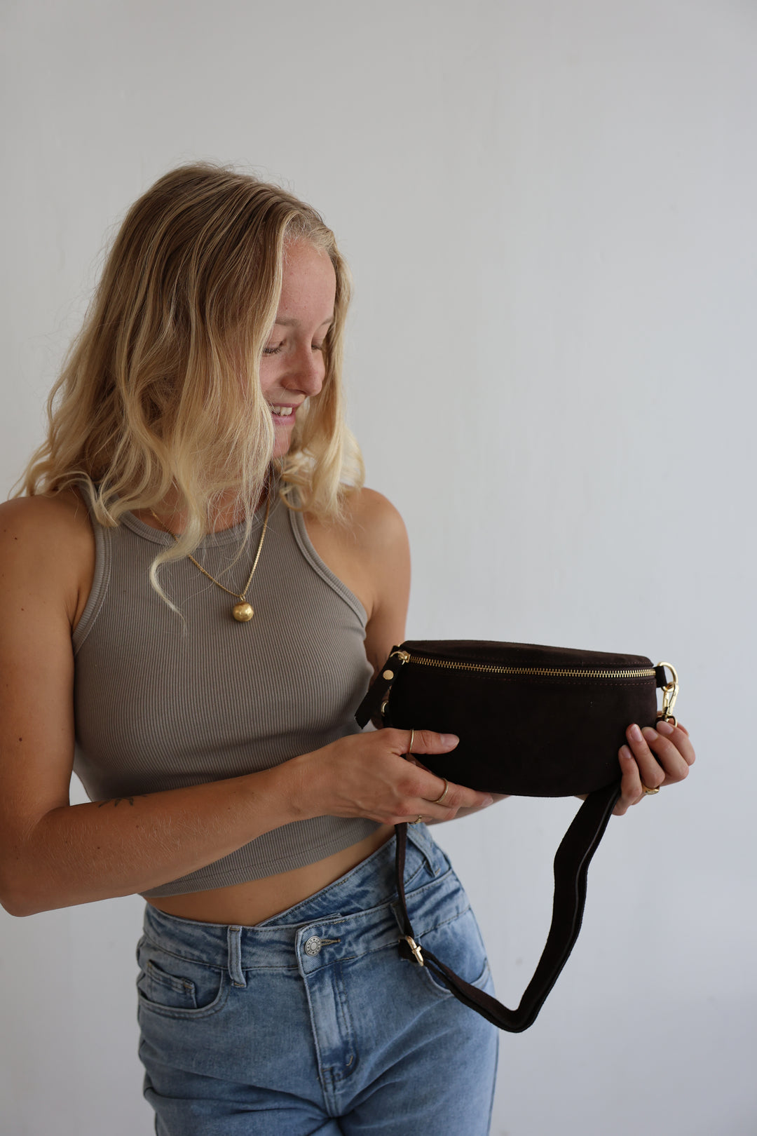 Crossbody Bag Small (Wildleder)