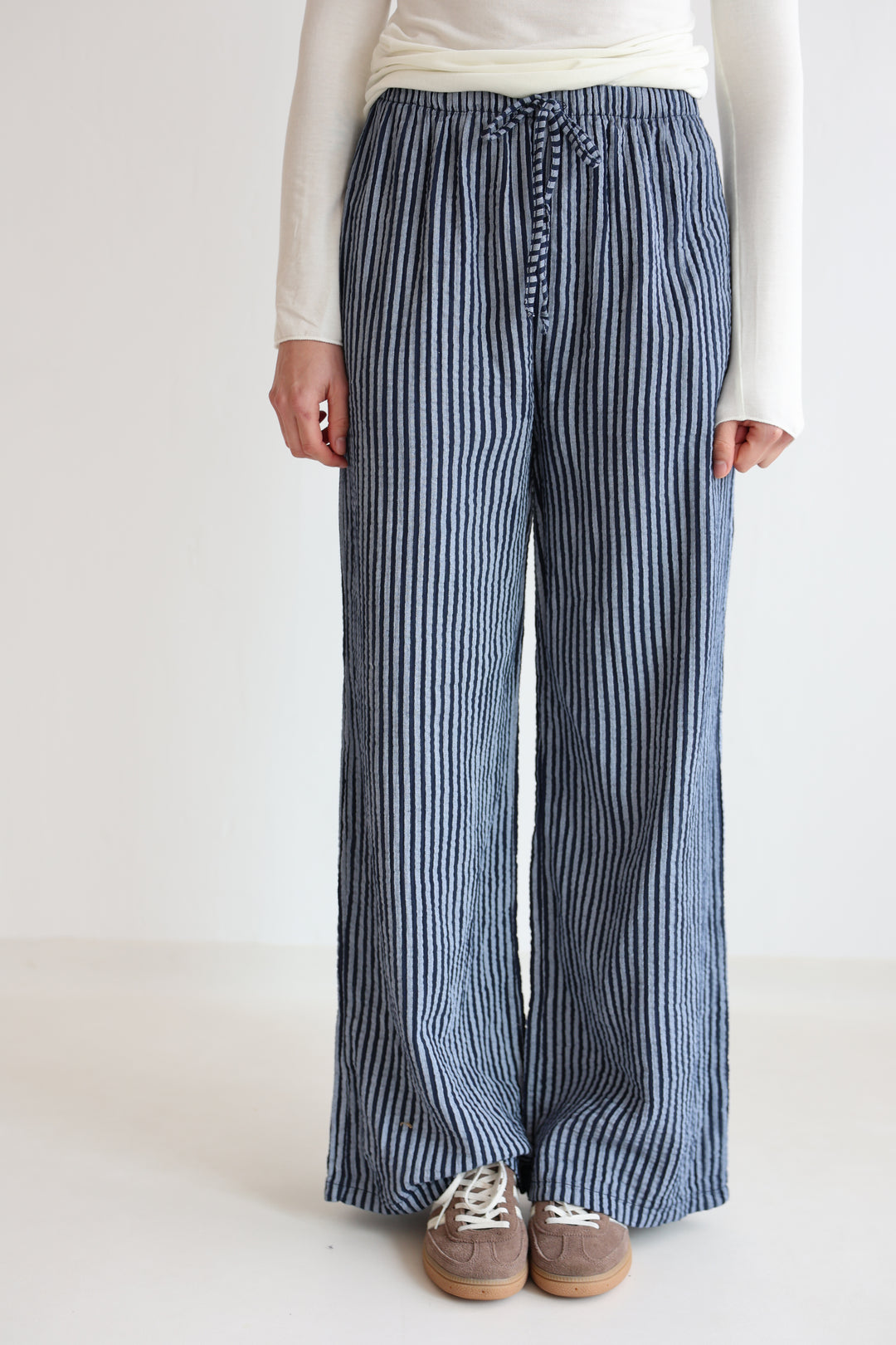 Lange Musselinhose mit Streifen Little Lines