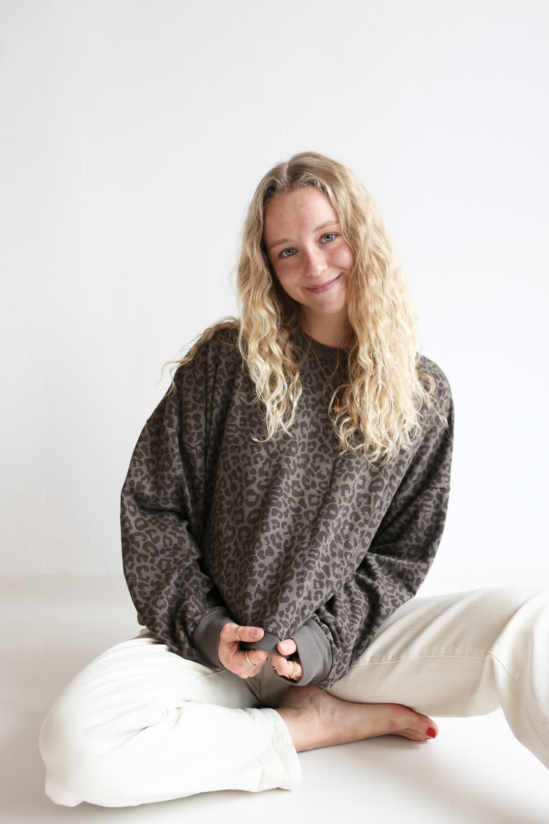 Sweater mit Leoprint