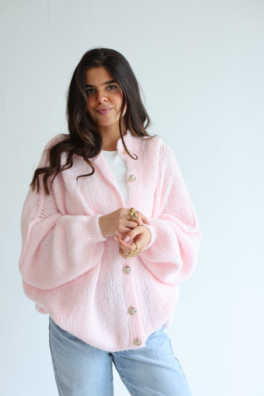 Langer Oversize Cardigan mit goldenen Manschettenknöpfen Claire