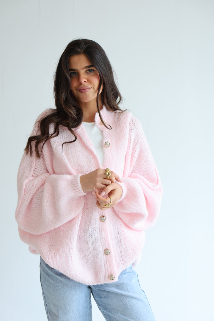 Langer Oversize Cardigan mit goldenen Manschettenknöpfen Claire