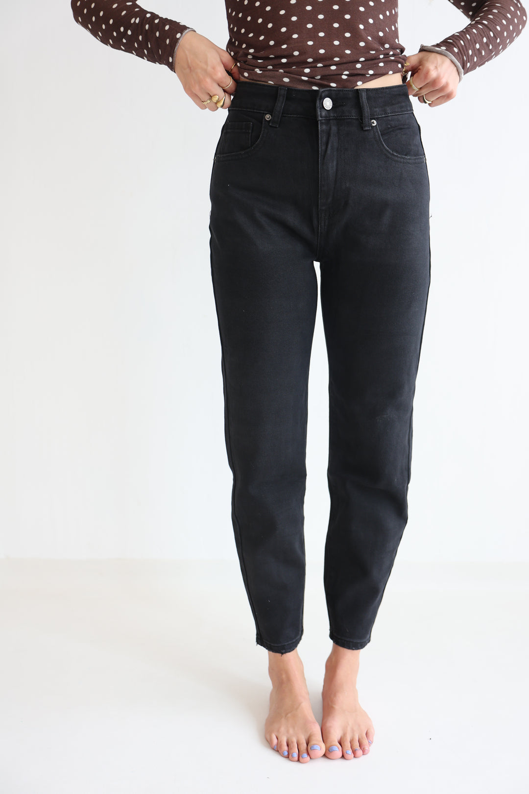 City Noir Mom Fit Jeans