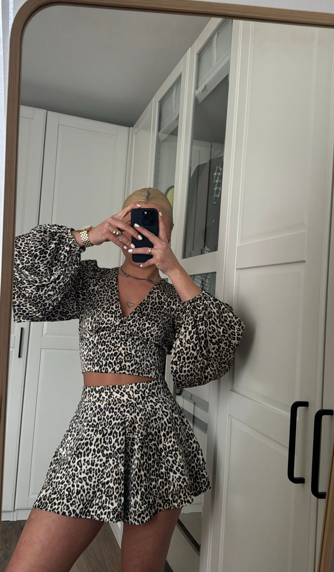 Cropped Leoprint Bluse in Satinoptik Sophia