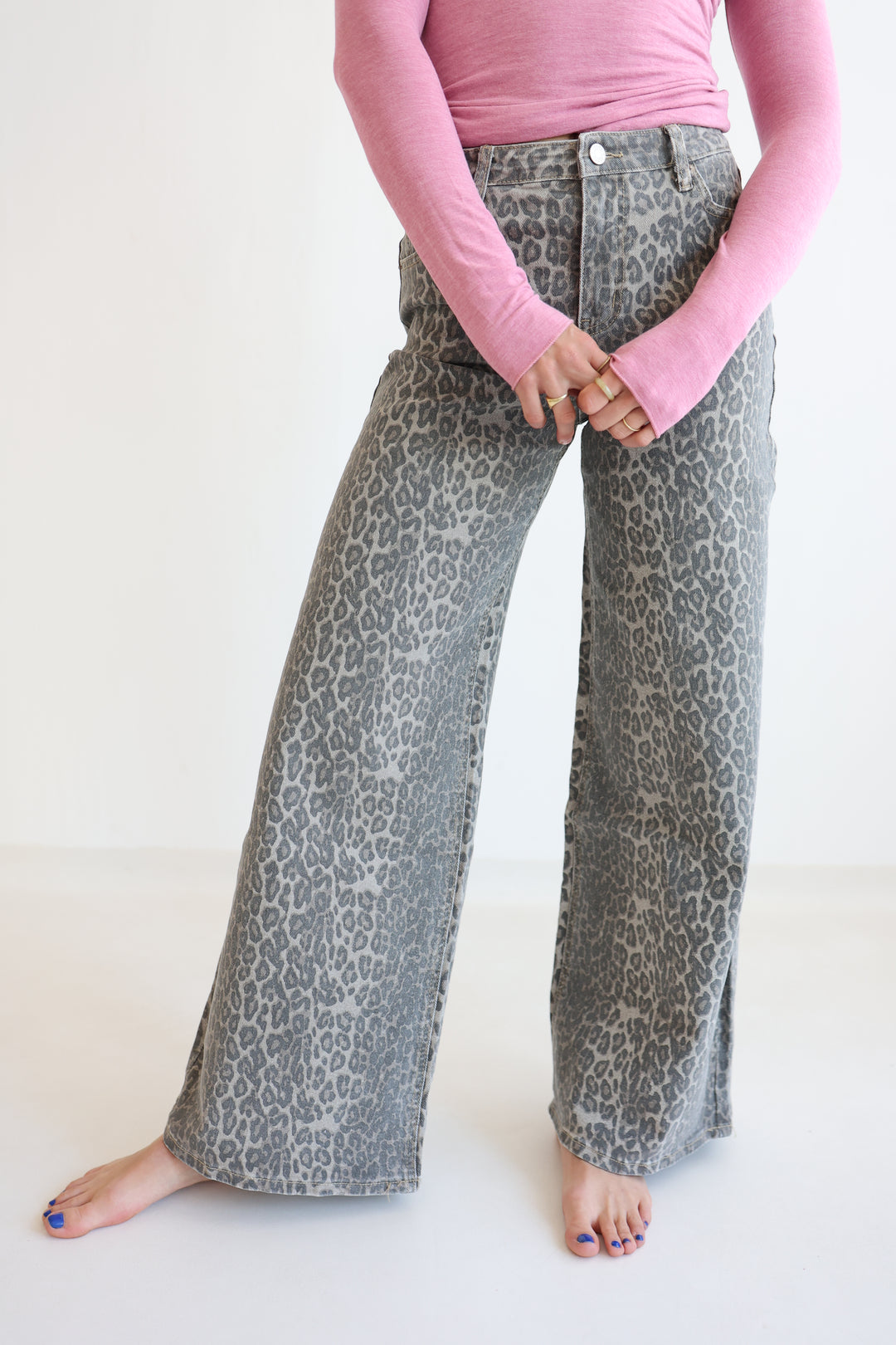 Wide Leg Jeans mit Leoprint