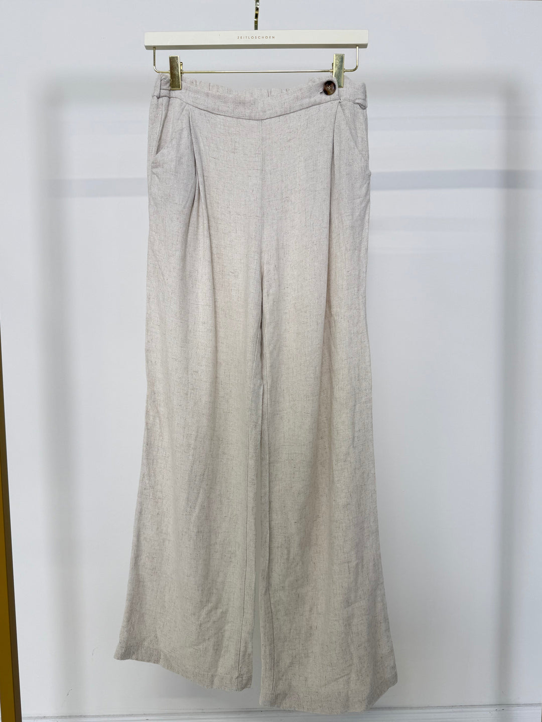 LEINENHOSE MIT SEITLICHEM KNOPF GR.L/40 (B-WARE)