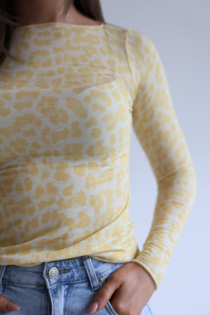 Cashmere Longsleeve mit Leoprint