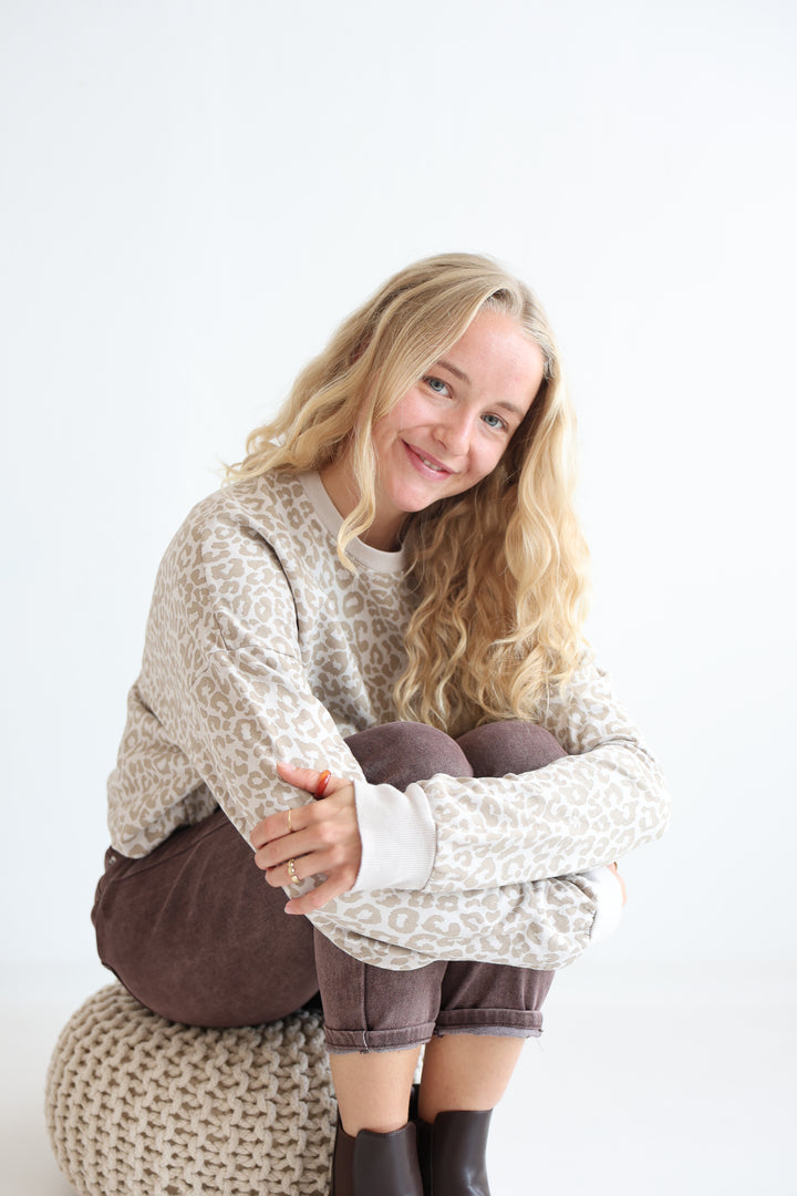 Sweater mit Leoprint