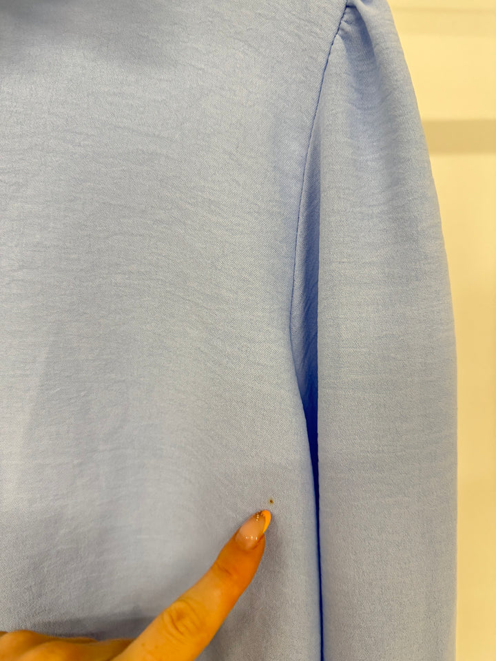 RÜSCHENBLUSE MELLY SOFT BLUE (B-WARE)