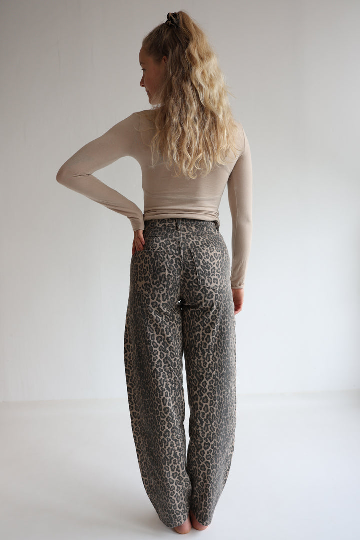 Barrel Jeans Wild Print