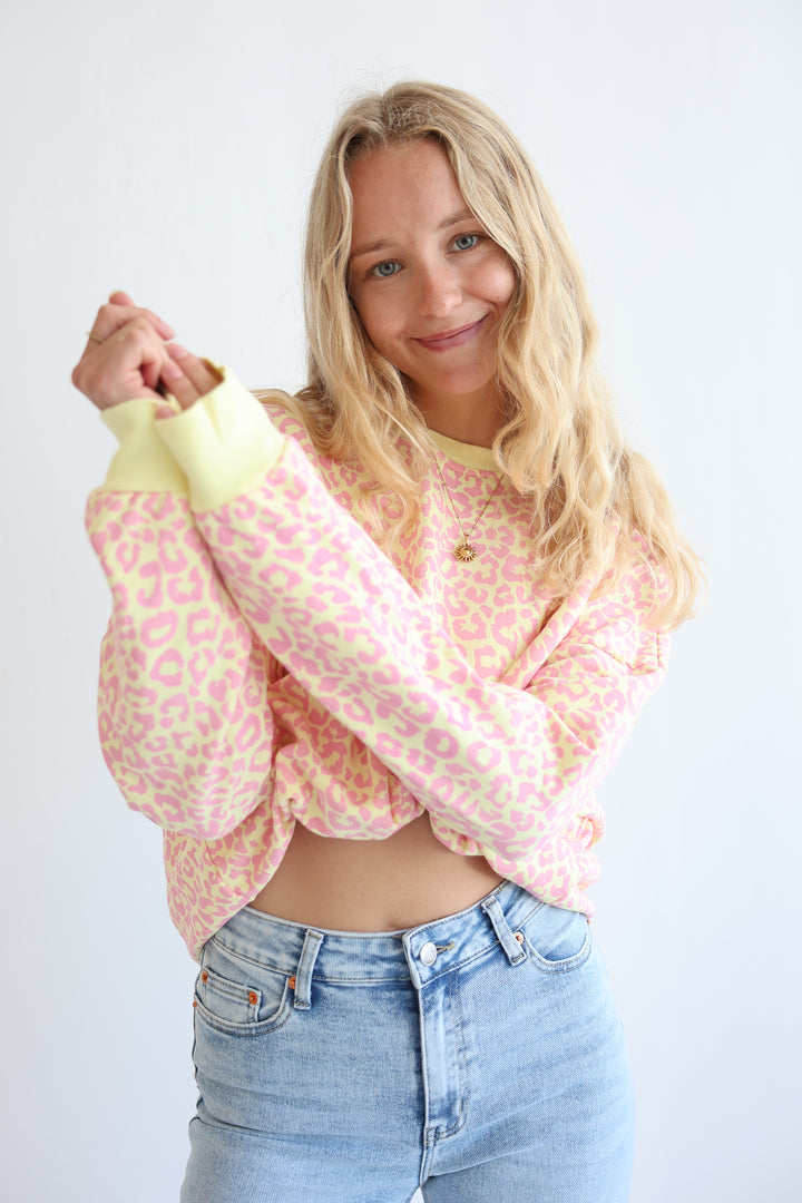 Sweater mit Leoprint