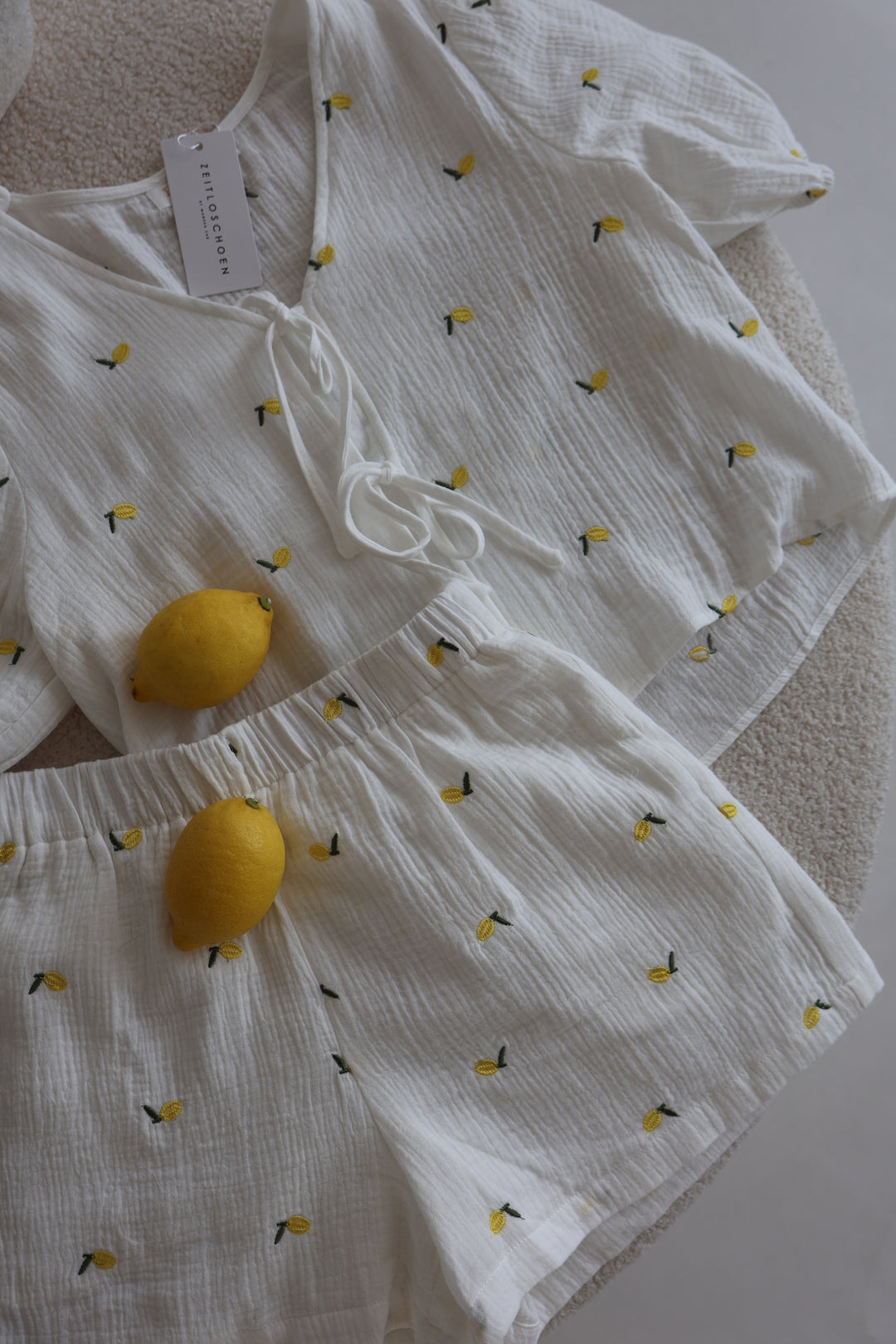 Kurzer Musselinbolero Little Lemon