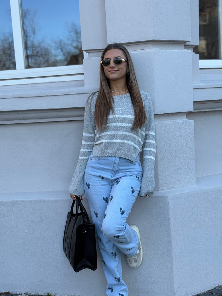Cropped Pullover Mini Bow