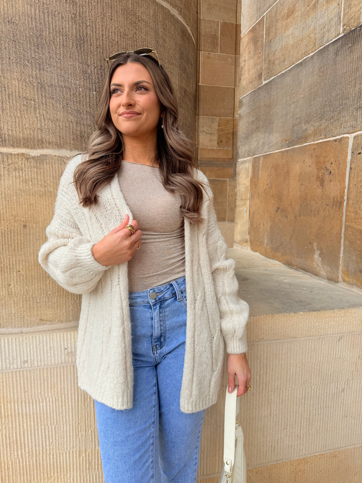 Offene Strickjacke mit Zopfmuster Clara