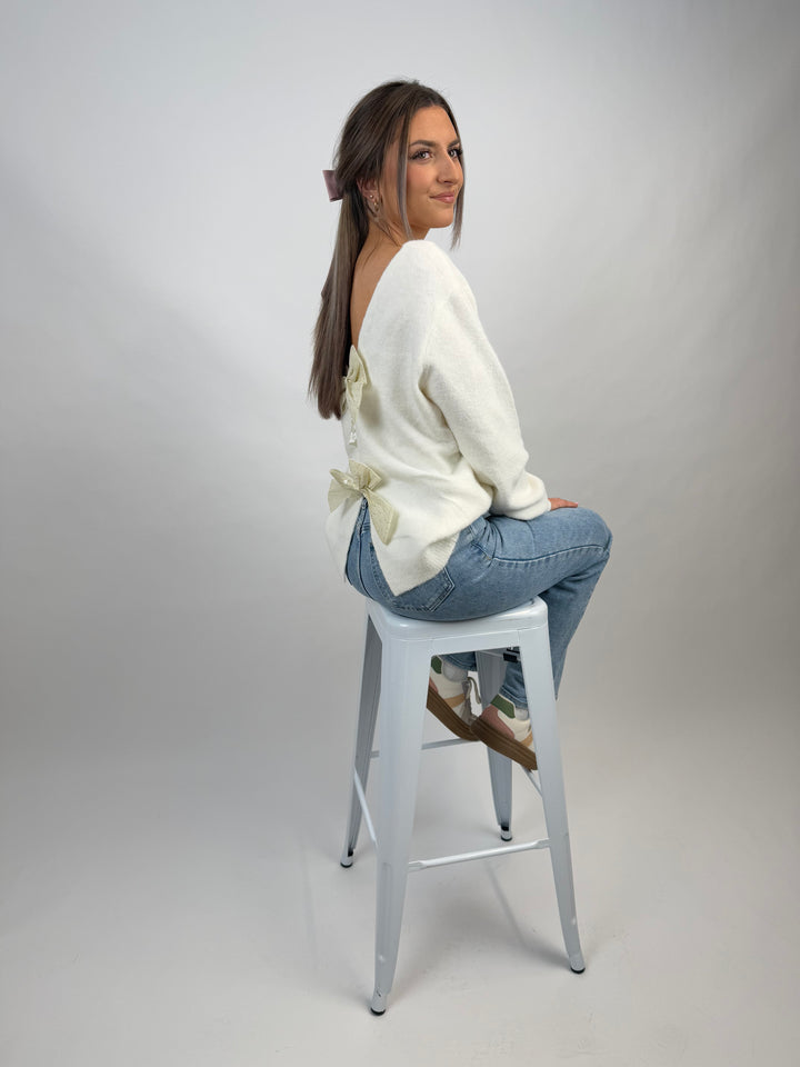 Pullover Cozy Bow Time