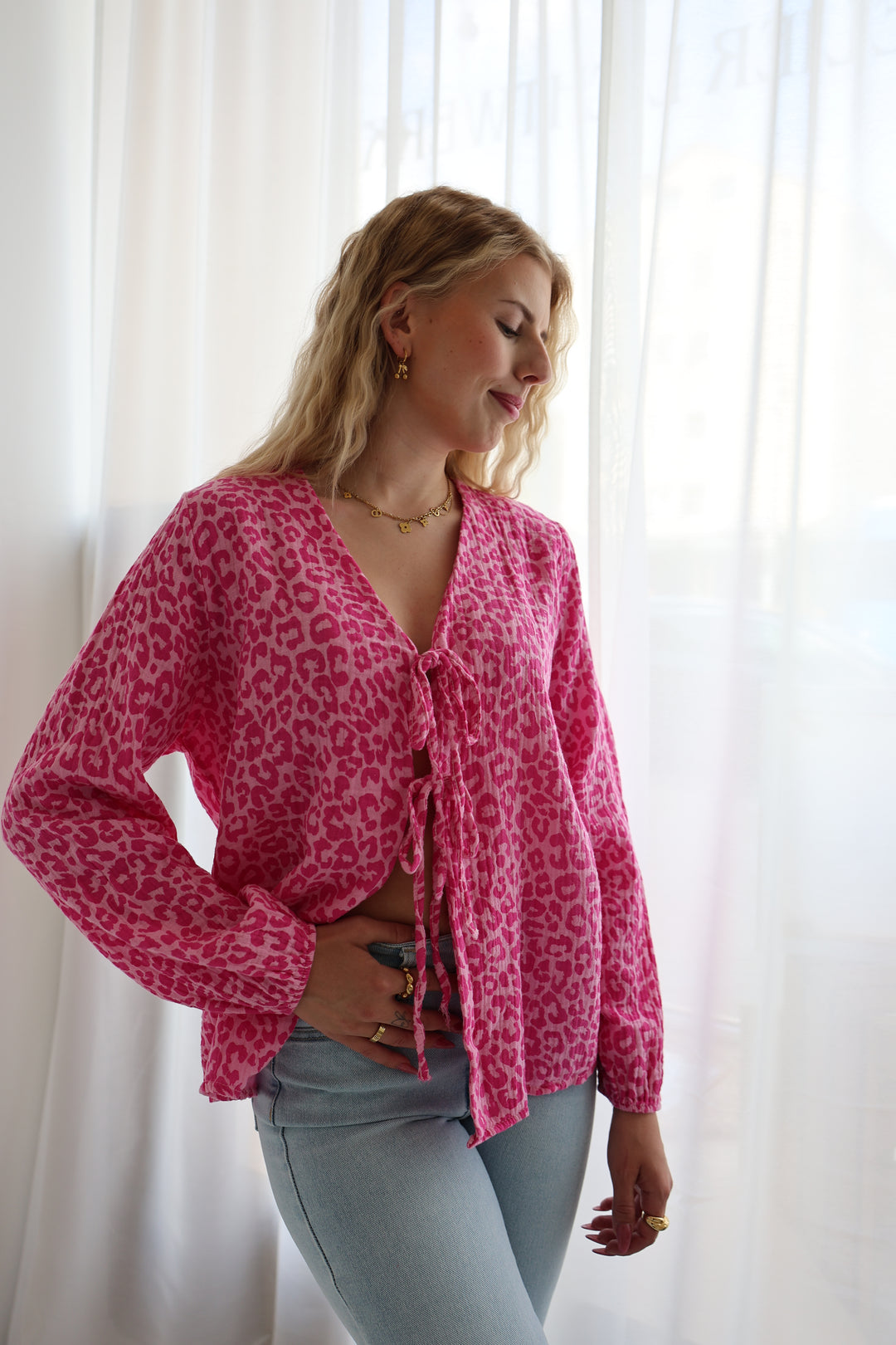 Musselinbluse zum Schnüren mit Leoprint