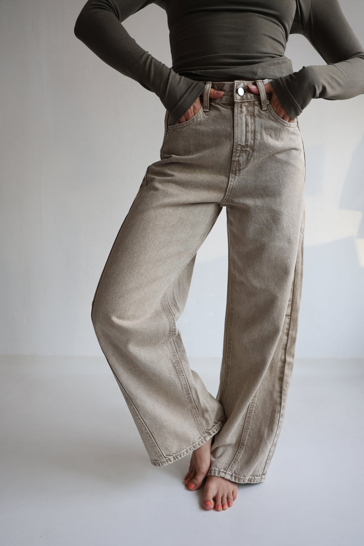 Relaxed Barrel Fit Jeans Juna