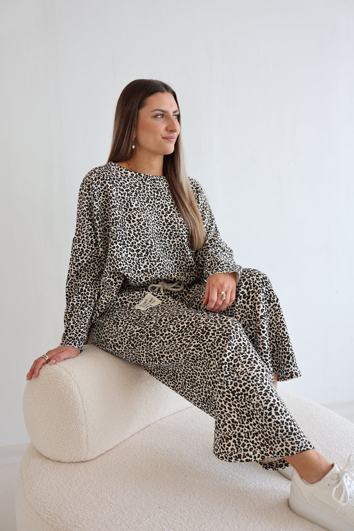 Sweater mit Leoprint Everyday