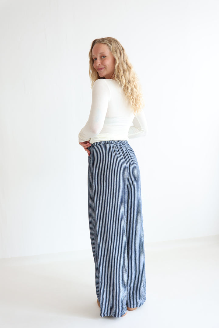 Lange Musselinhose mit Streifen Little Lines