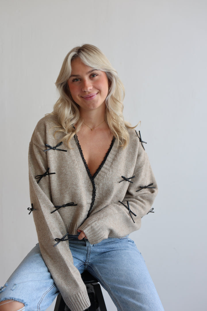Cardigan Black Bows