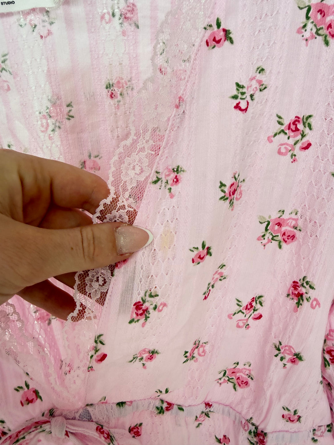 SCHÖSSCHENBLUSE ZUM SCHNÜREN CUTE ROSES ROSA GR.M