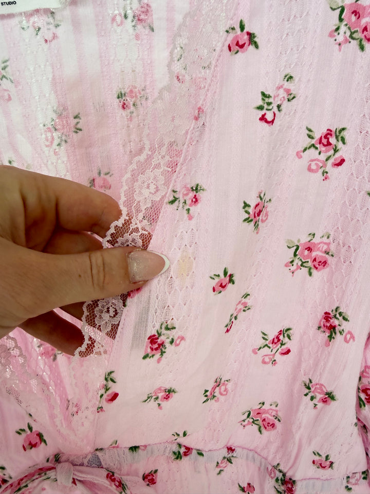 SCHÖSSCHENBLUSE ZUM SCHNÜREN CUTE ROSES ROSA GR.M