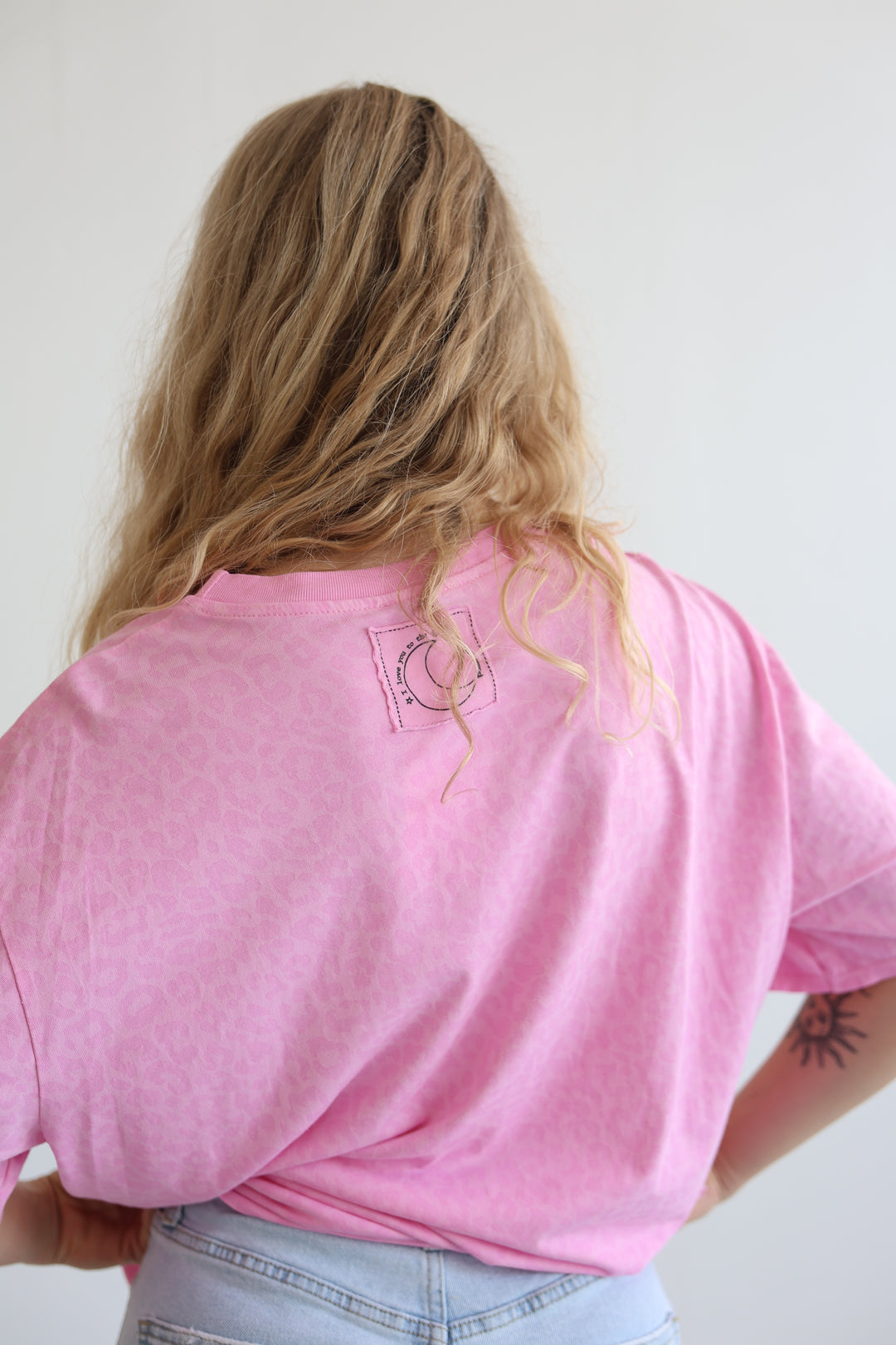 Oversize T-Shirt mit Leoprint