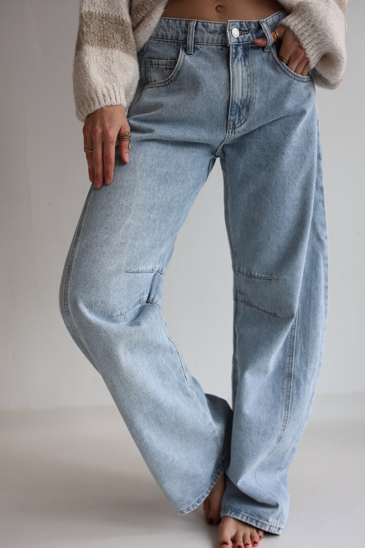 Mid Rise Barrel Jeans