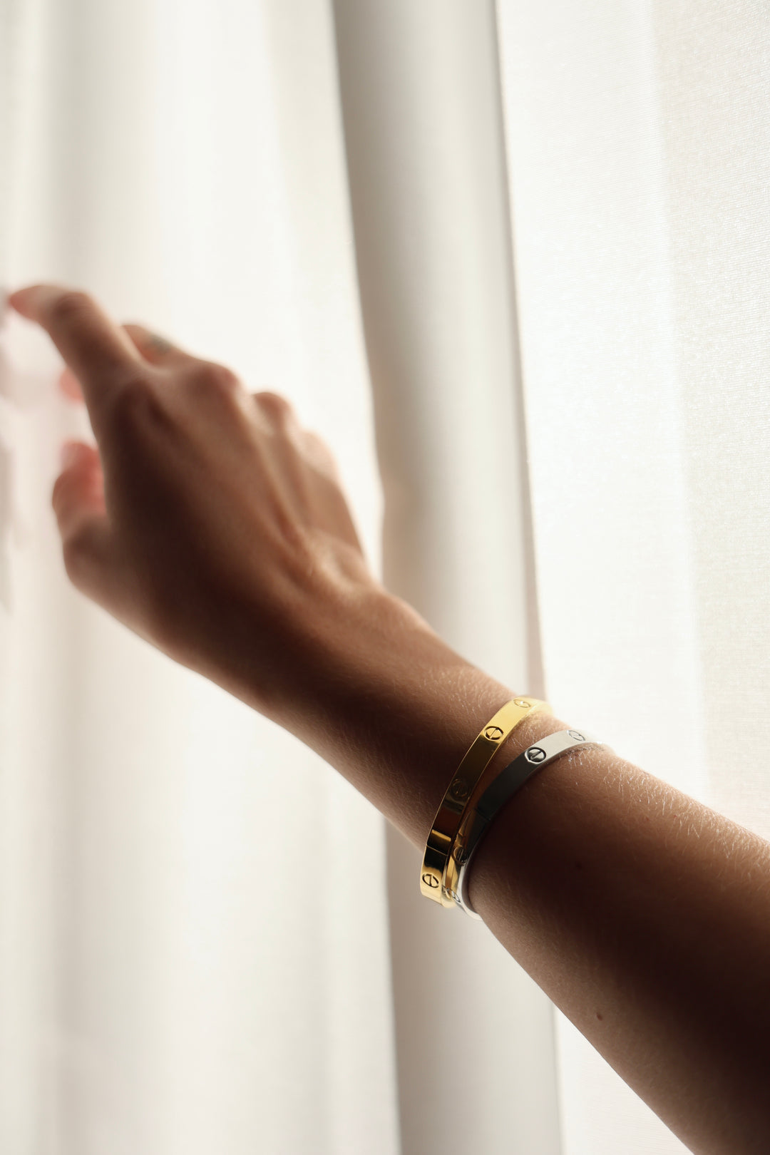 Breiter Armreif Love