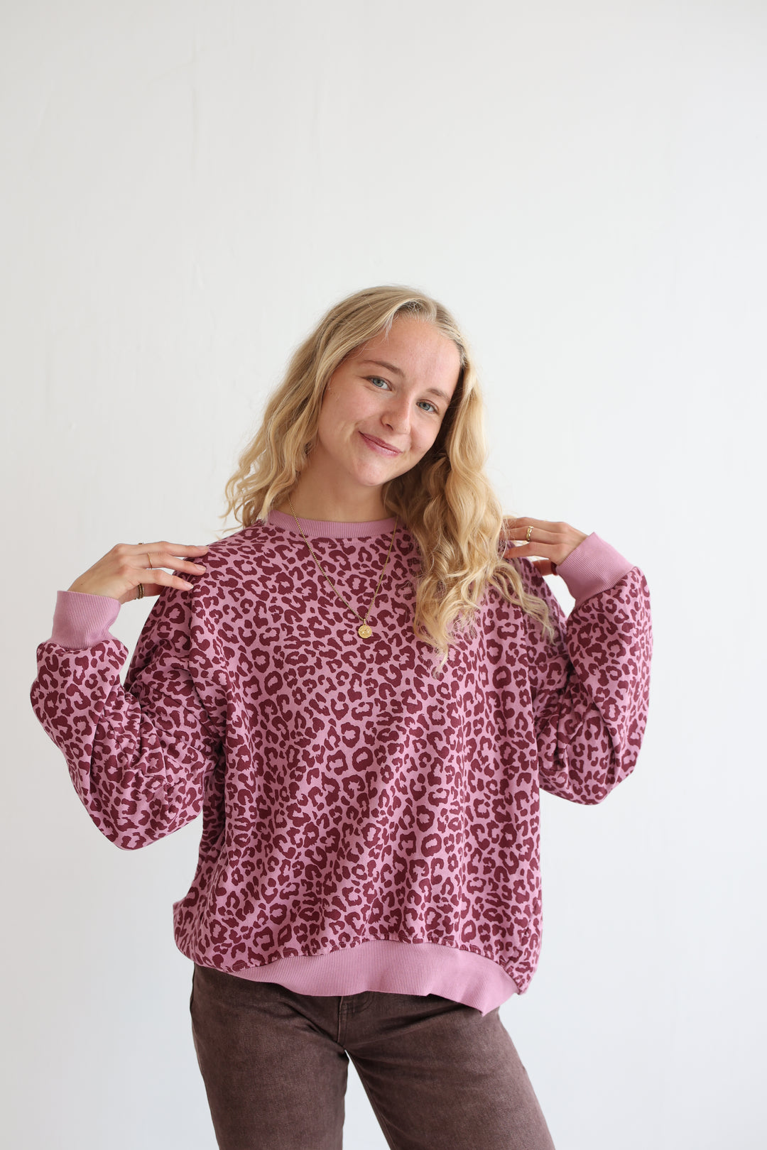 Sweater mit Leoprint