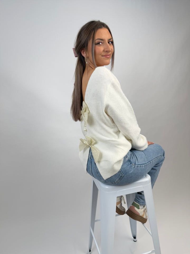 Pullover Cozy Bow Time