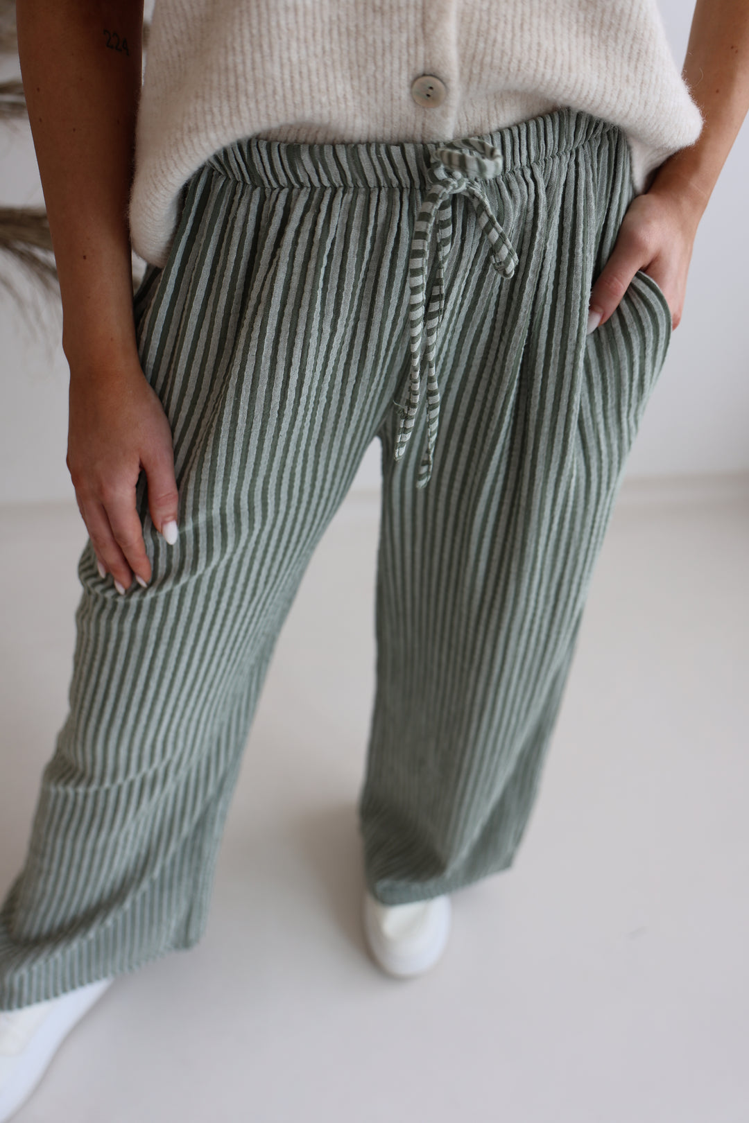 Lange Musselinhose mit Streifen Little Lines