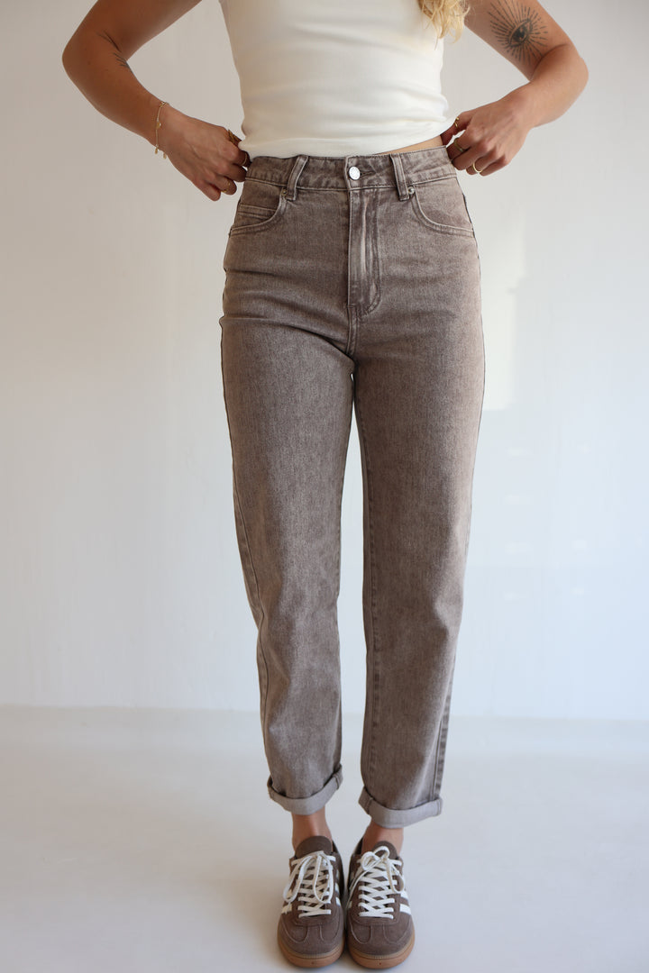Mom Jeans Mocca Mood
