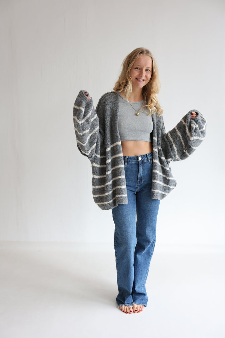 Oversize Strickcardigan Half Stripes